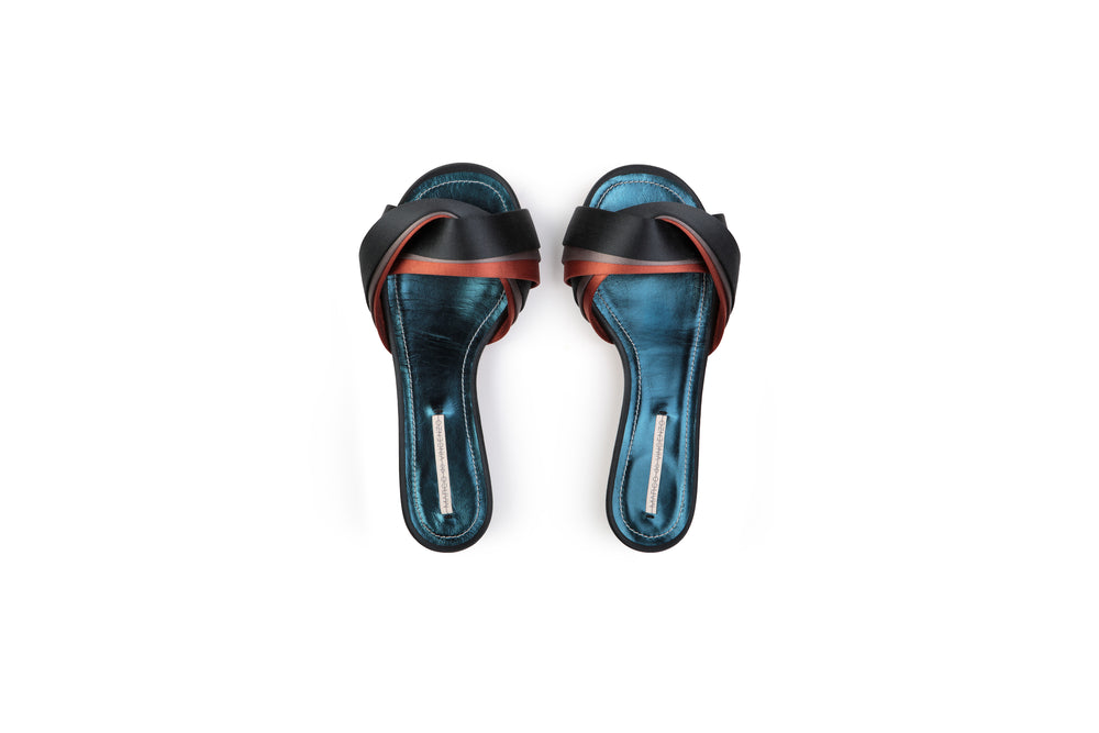 Multicolor knot satin slipper